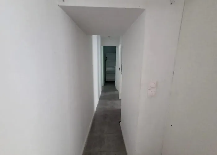 Confortable à Brest, 40 M² Avec 2 * Brest